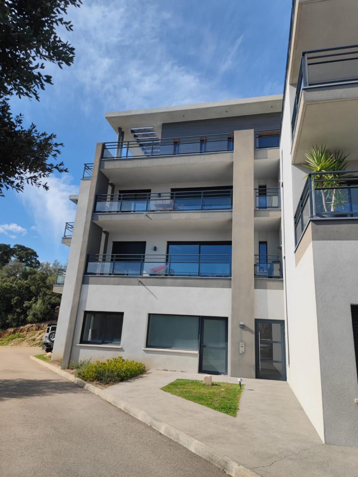 Bel Appartement Spacieux A Porto-Vecchio, 10Min A Pieds Du Centre Ville Exterior photo